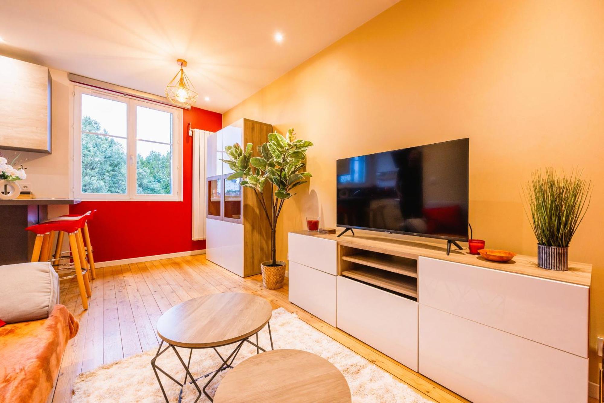 Apartment De Standing - Coeur De / 10min De Nantes Reze